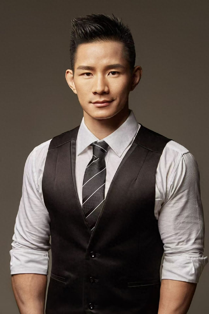 星空体育网址-从驻港教官到新媒体顶流：杨建平，如何让格斗文化“破圈”生长？|搏击|MMA|UFC|粉丝|产业_新浪体育_新浪新闻